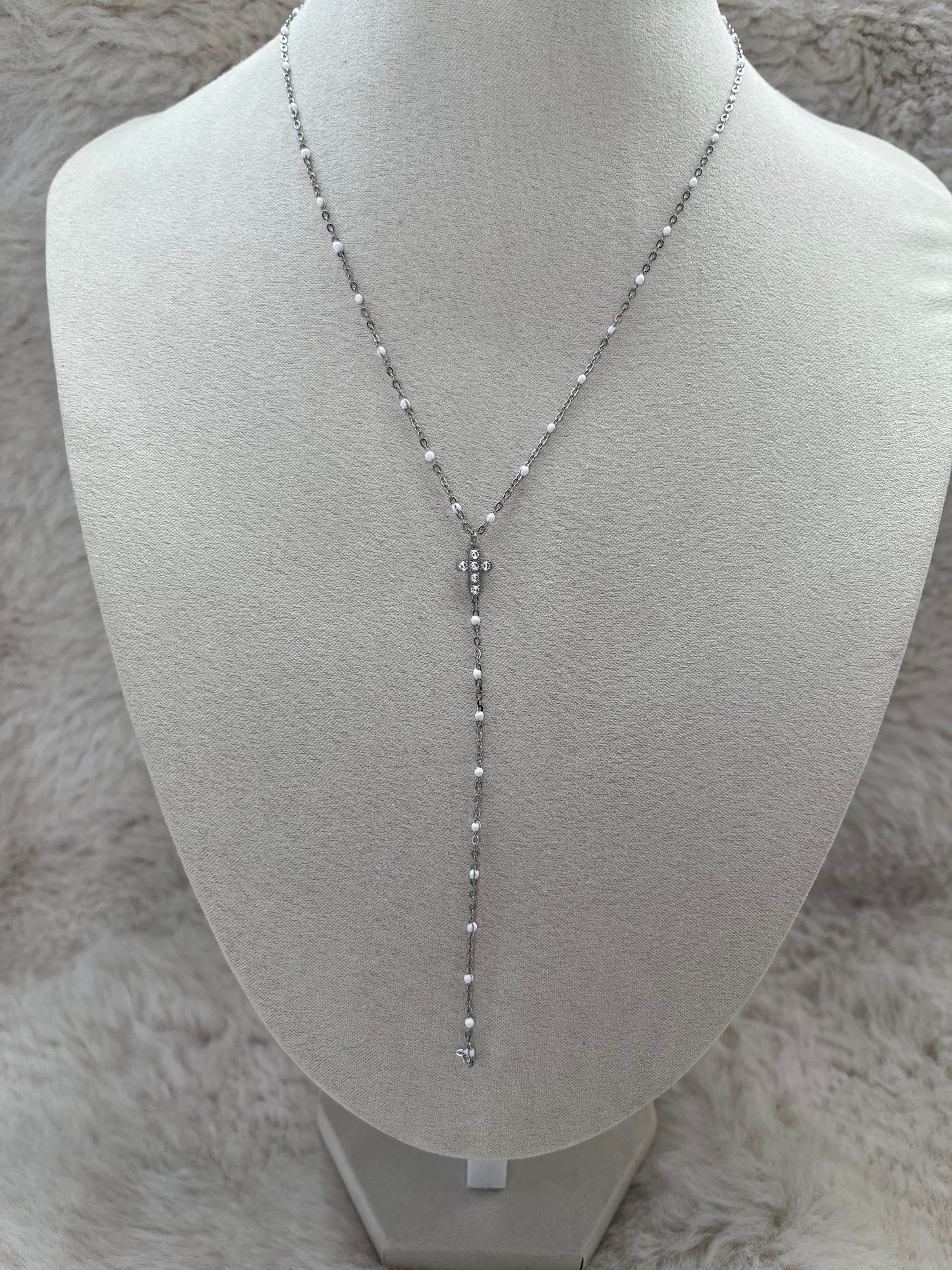 Collier croix strass ( collection limité e) argenté ou doré