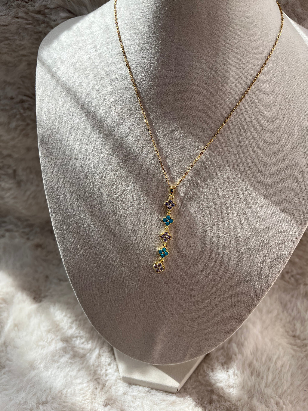 Collier Mini Kyra IRRESISTIBLE acier inoxydable argenté ou doré