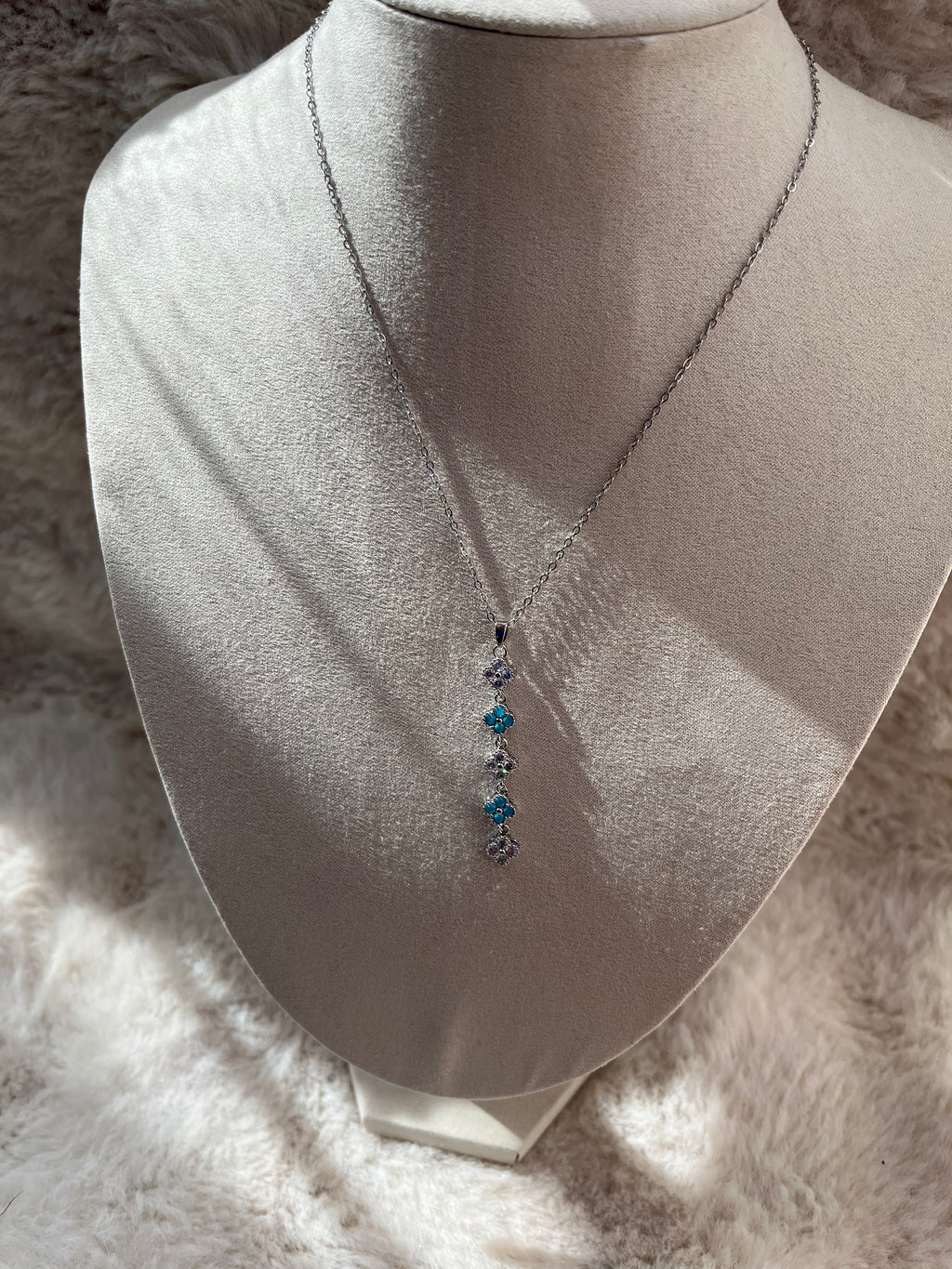 Collier Mini Kyra IRRESISTIBLE acier inoxydable argenté ou doré