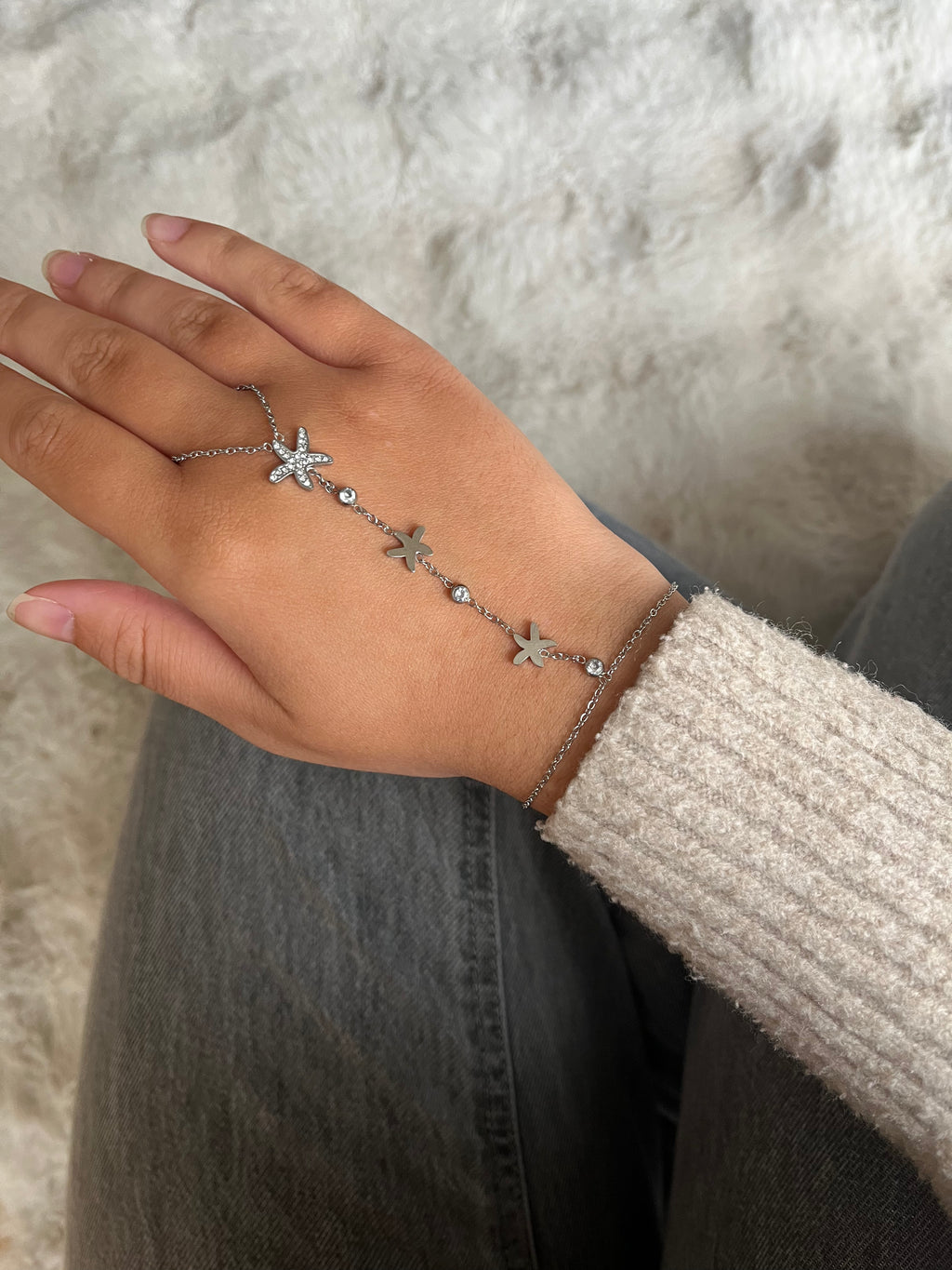 Chaîne de main étoile strass acier inoxydable argenté ou doré